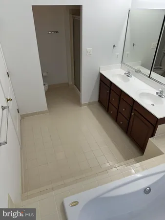 $3,000 | 25861 Kirkwood Square, Chantilly, VA 20152