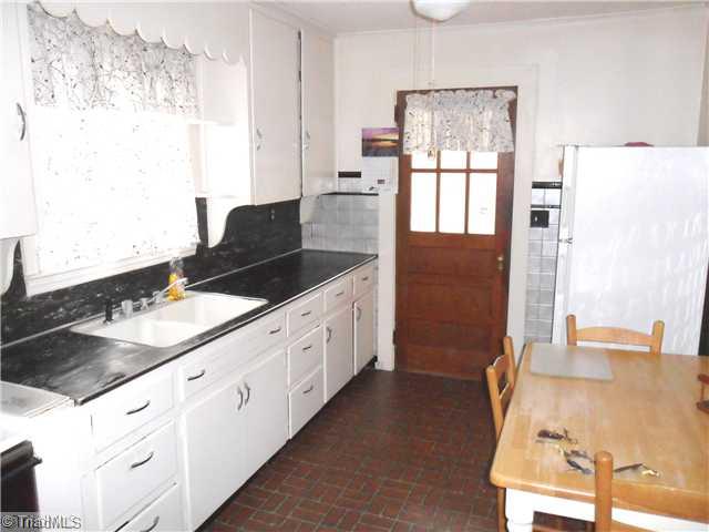 648 Blue Ridge Avenue Elkin, NC 28621 - Photo 3 of 7 Kitchen.