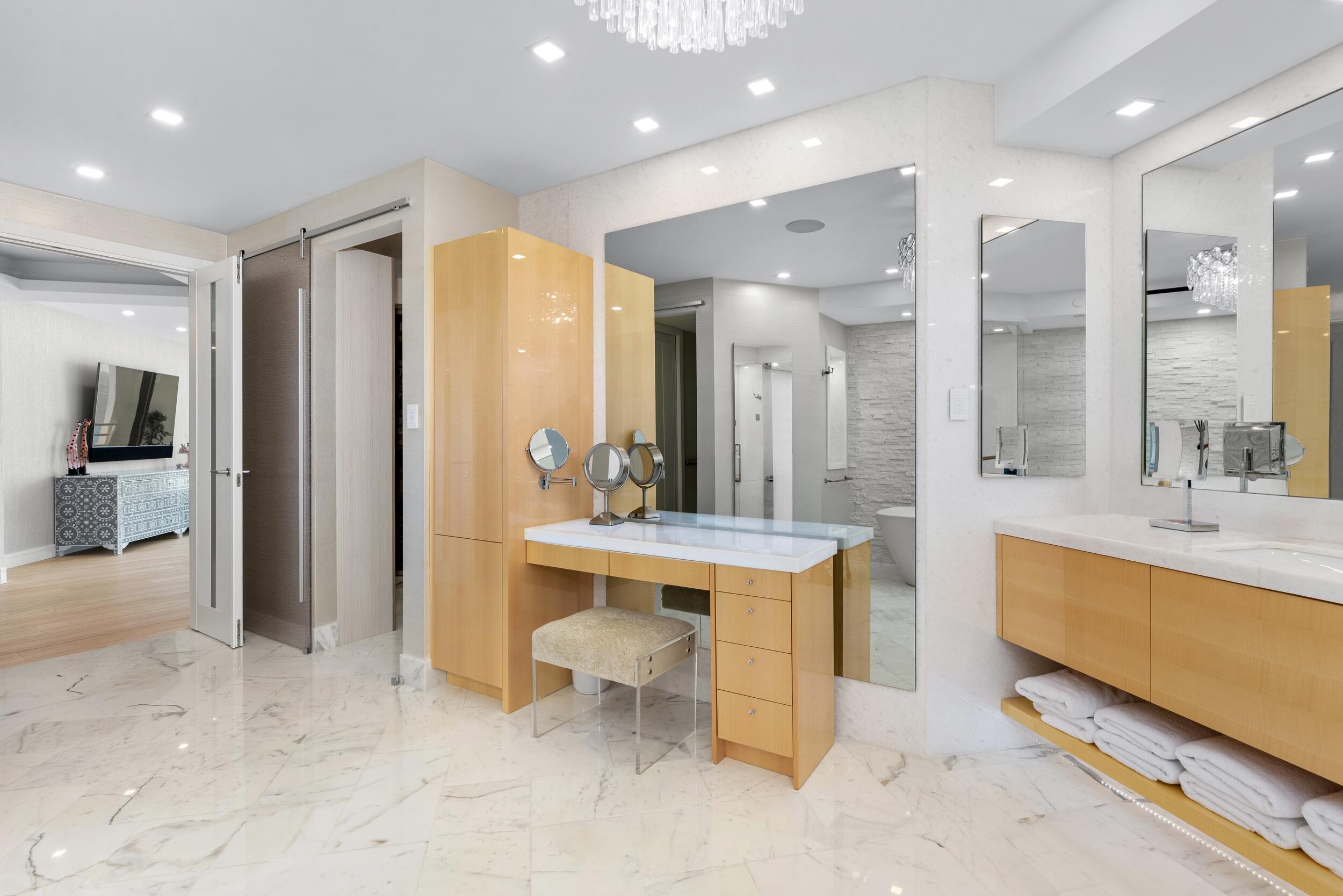 800 South Ocean Boulevard, Unit PH4 Boca Raton, FL 33432 - Photo 28 of 62 Primary Bathroom