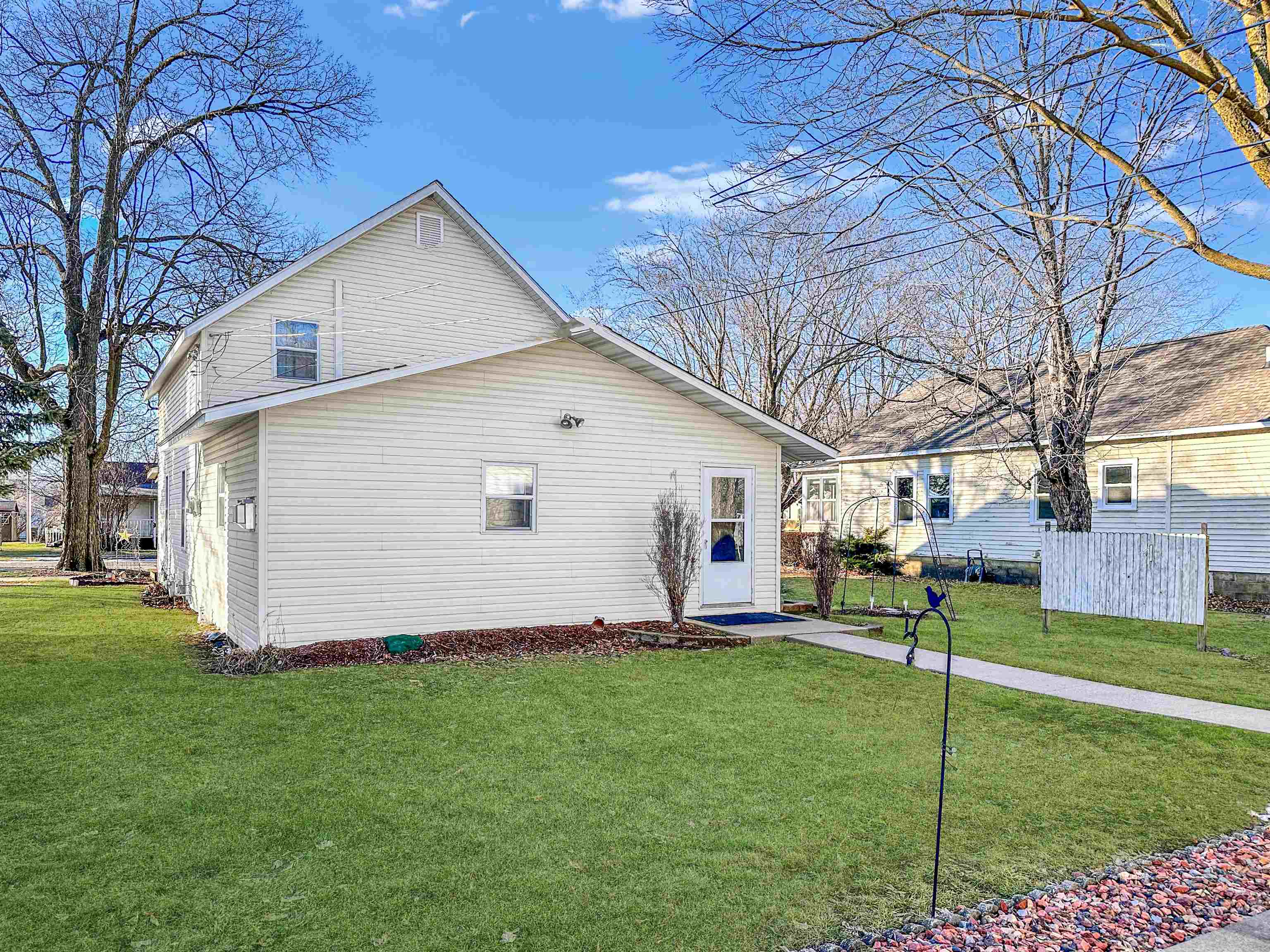 412 North Wacouta Avenue Prairie du Chien, WI 53821 - Photo 5 of 26