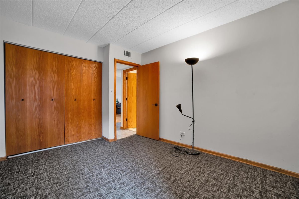 14511 Central Court, Unit M2 Oak Forest, IL 60452 - Photo 14 of 38 a view of an empty room