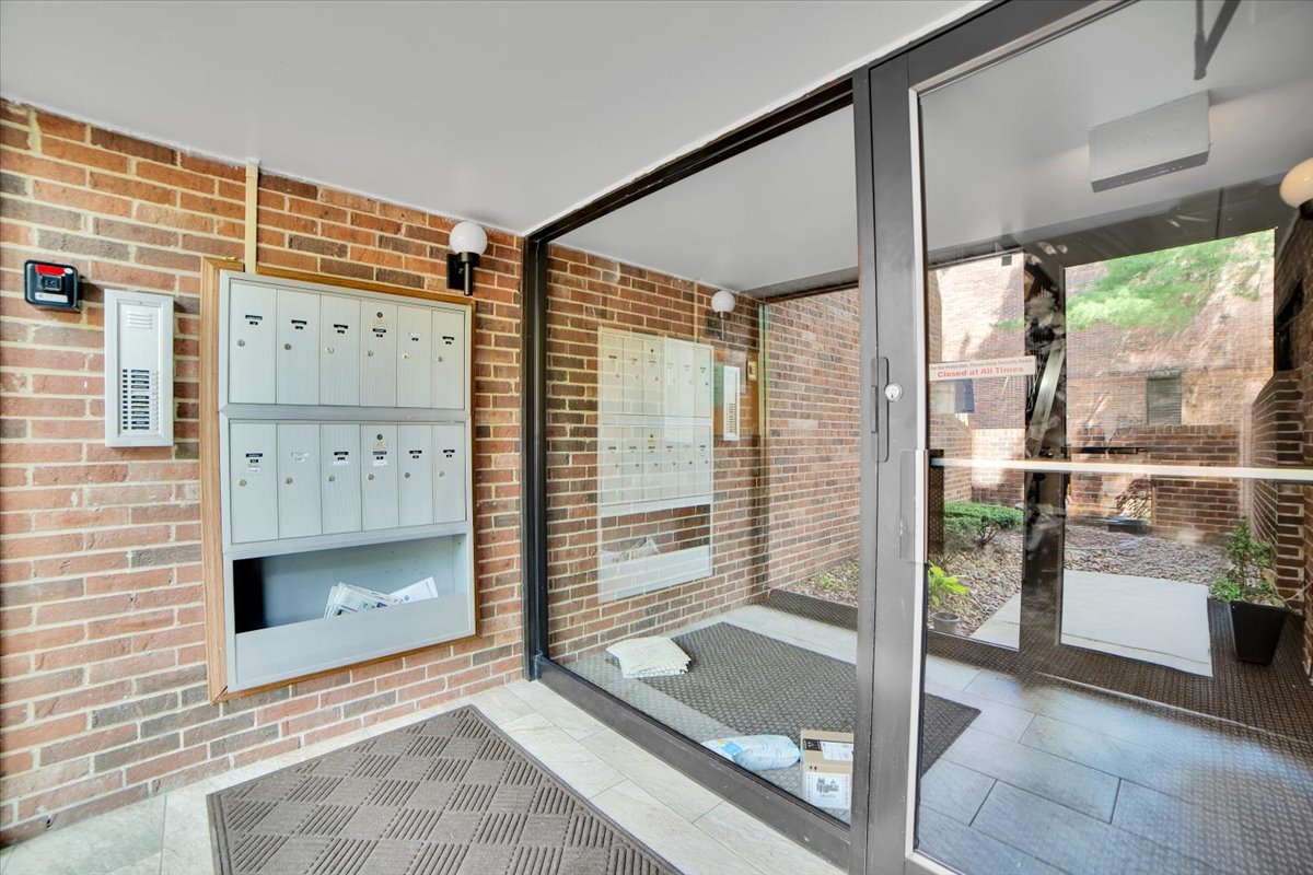 14511 Central Court, Unit M2 Oak Forest, IL 60452 - Photo 29 of 38 a view of a entryway door of the building