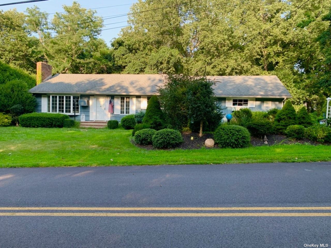 92 Cliff Road West Wading River, NY 11792 - Photo 1 of 1 Gallery Image 1