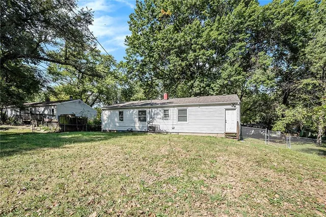 $237,450 | 9111 Vaughn Avenue, Raytown, MO 64138