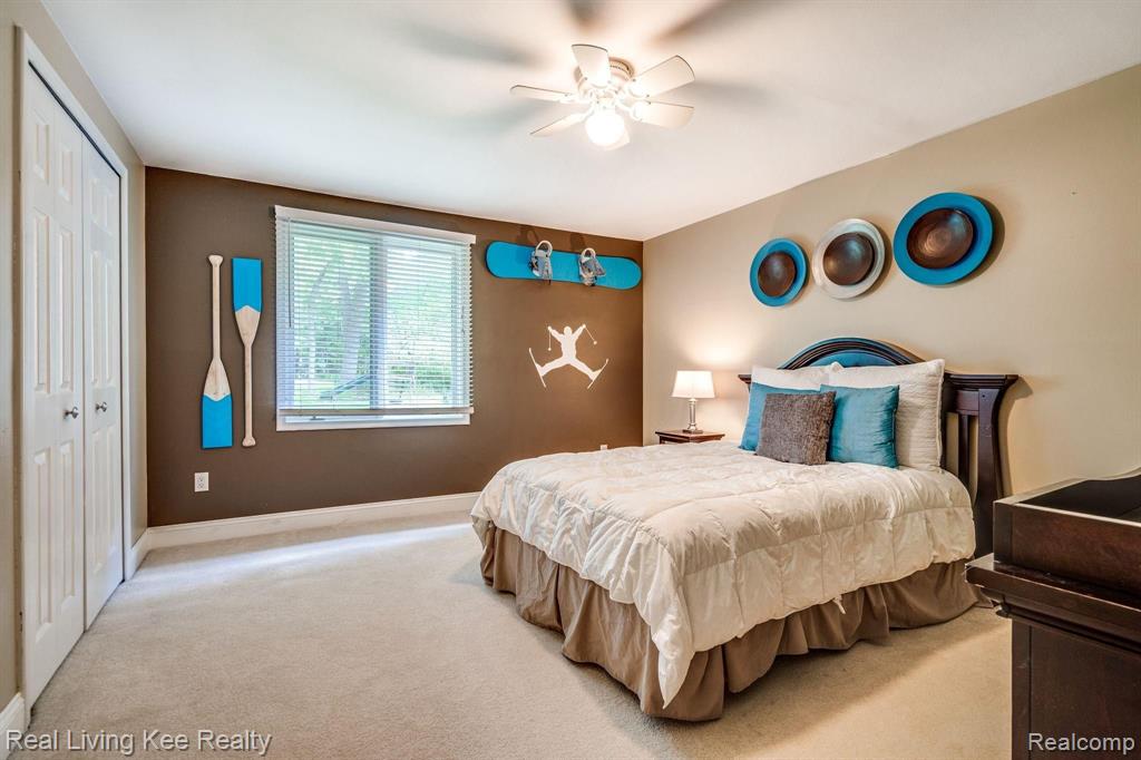 1802 North Kilburn Road Rochester Hills, MI 48306 - Photo 28 of 35