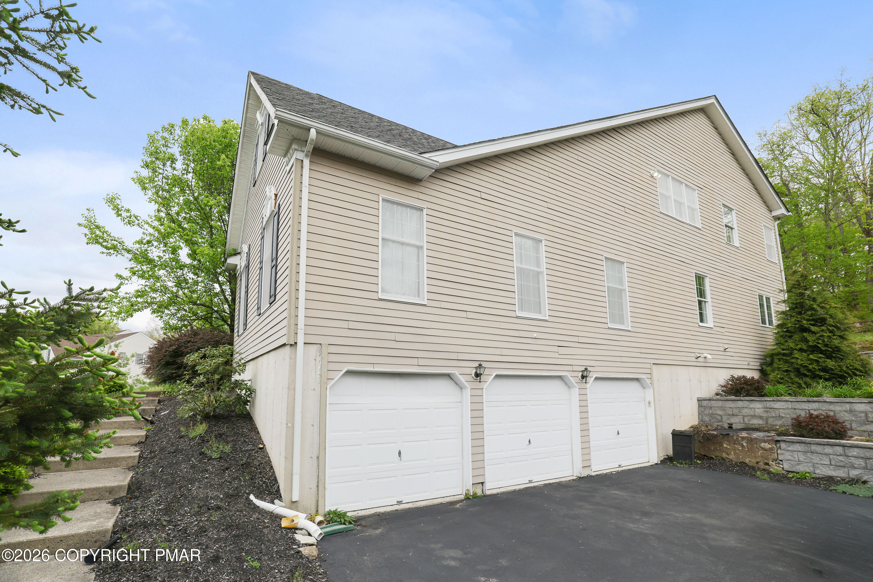 258 Rising Meadow Way East Stroudsburg, PA 18302 - Photo 5 of 67 05-RBP55776