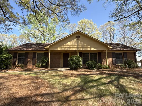 $1,950 | 906 McLaughlin Drive, Charlotte, NC 28212