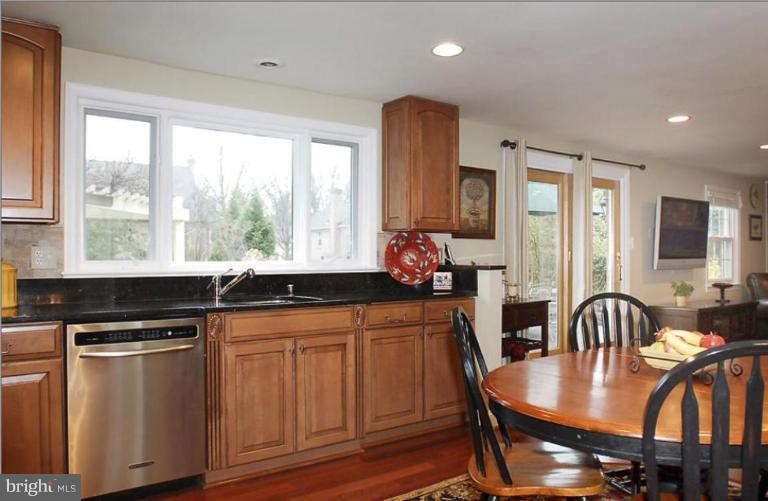 12405 Over Ridge Road Potomac, MD 20854 - Photo 11 of 30 Sunfilled Kitchen
