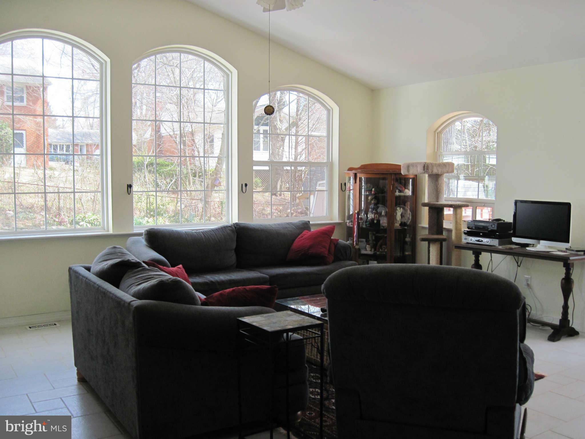 5312 Moultrie Road Springfield, VA 22151 - Photo 4 of 22 Family Room
