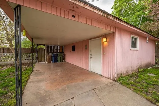 $370,000 | 1813 West Mission Avenue, Spokane, WA 99201