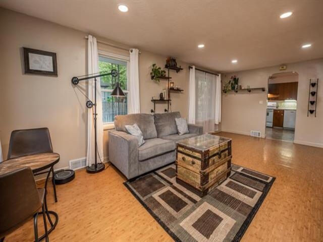 1813 West Mission Avenue Spokane, WA 99201 - Photo 5 of 25