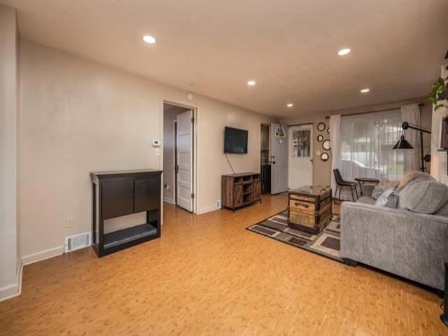 1813 West Mission Avenue Spokane, WA 99201 - Photo 7 of 25