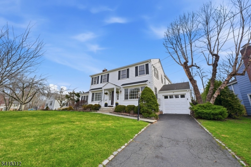 8 Dunnder Drive Summit, NJ 07901 - Photo 3 of 20