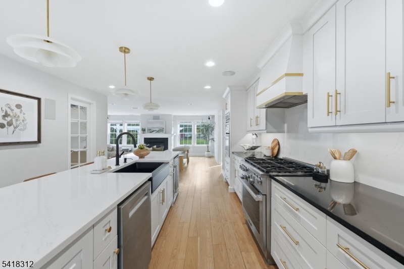 8 Dunnder Drive Summit, NJ 07901 - Photo 8 of 20