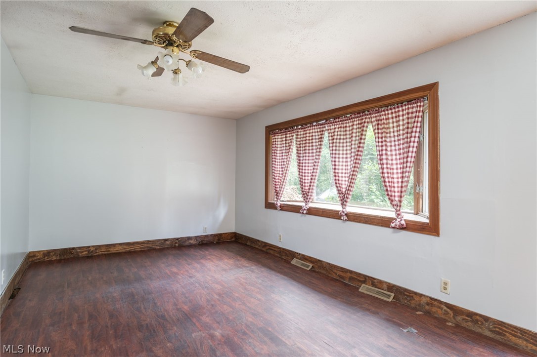7057 Drake State Line Road Burghill, OH 44404 - Photo 3 of 17 Gallery Image 3