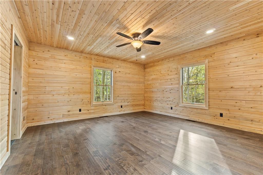 8498 East Lake Road Erie, PA 16511 - Photo 32 of 37