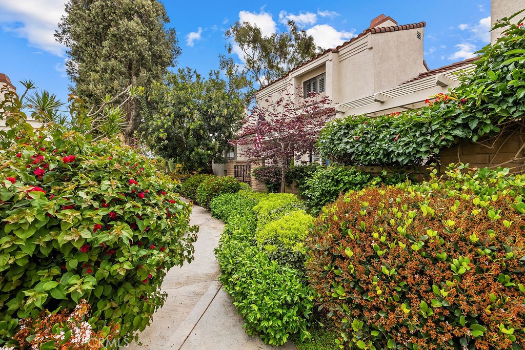 38 Navarre, Unit 138 Irvine, CA 92612 - Photo 33 of 33 an aerial view of residential house with outdoor space and trees all around