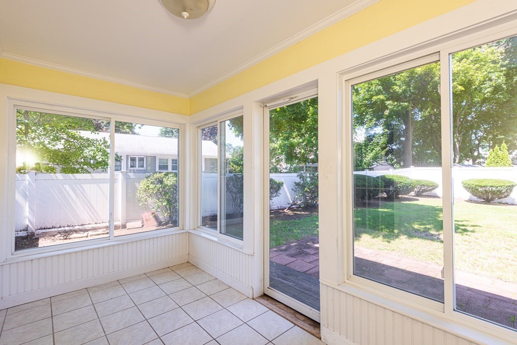 81 Fairview Avenue Lynnfield, MA 01940 - Photo 11 of 41 a view of an empty room and window