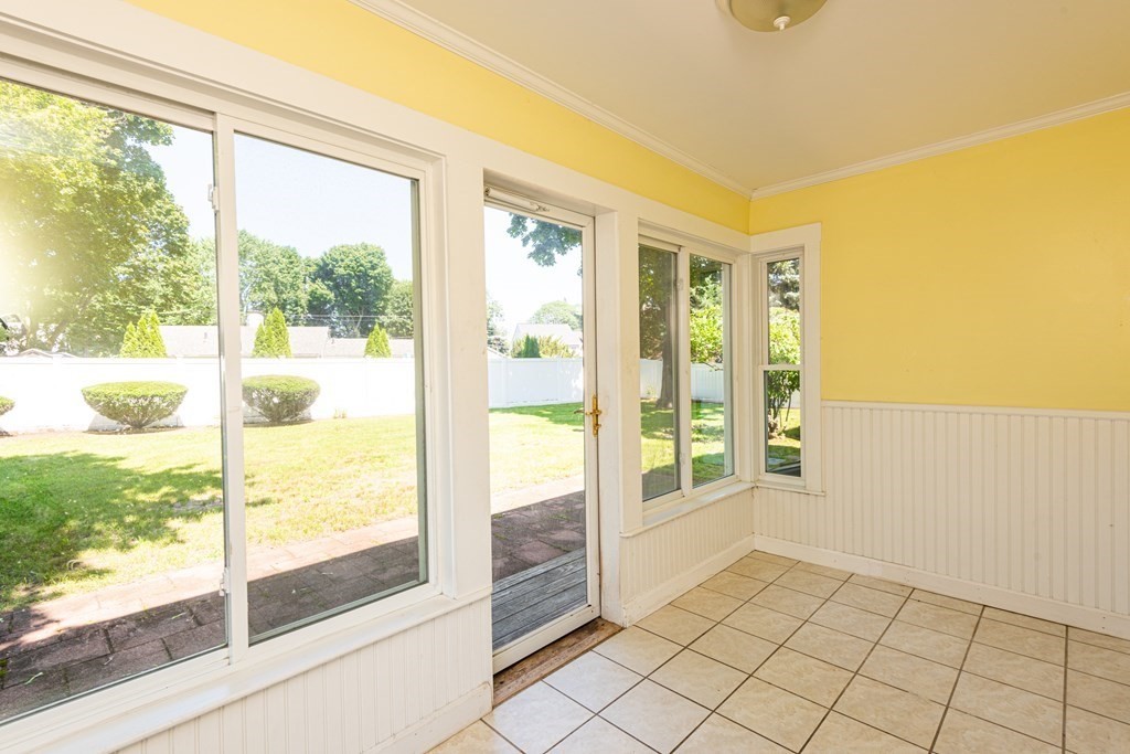81 Fairview Avenue Lynnfield, MA 01940 - Photo 13 of 41 a view of an empty room and window