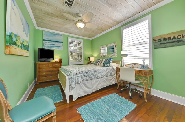 $10,500 | 110 South Palmway, Lake Worth Beach, FL 33460