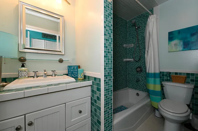 $10,500 | 110 South Palmway, Lake Worth Beach, FL 33460