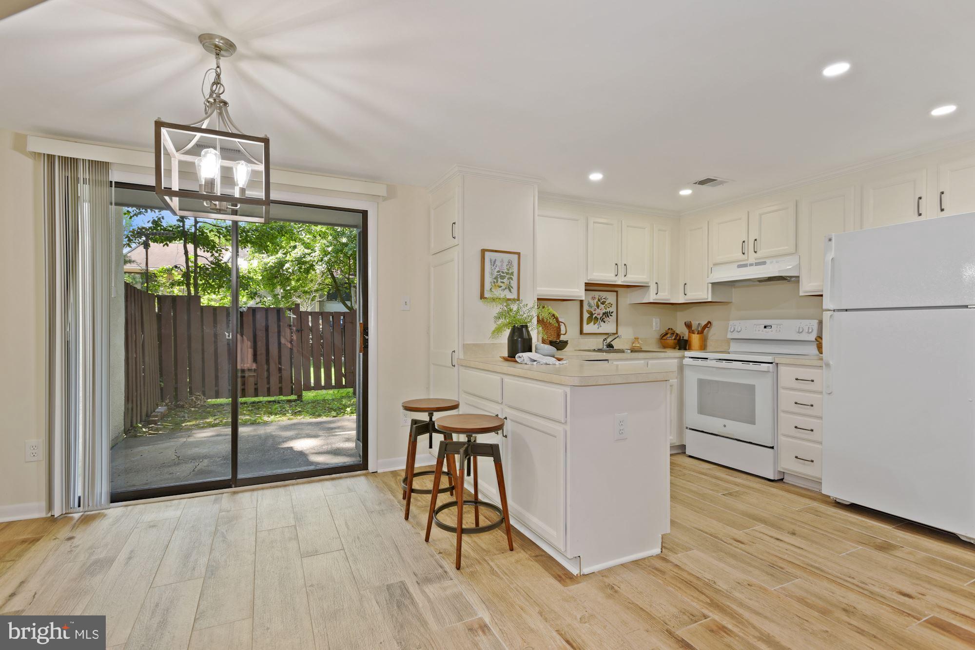 2370 Southgate Square Reston, VA 20191 - Photo 11 of 35 open kitchen