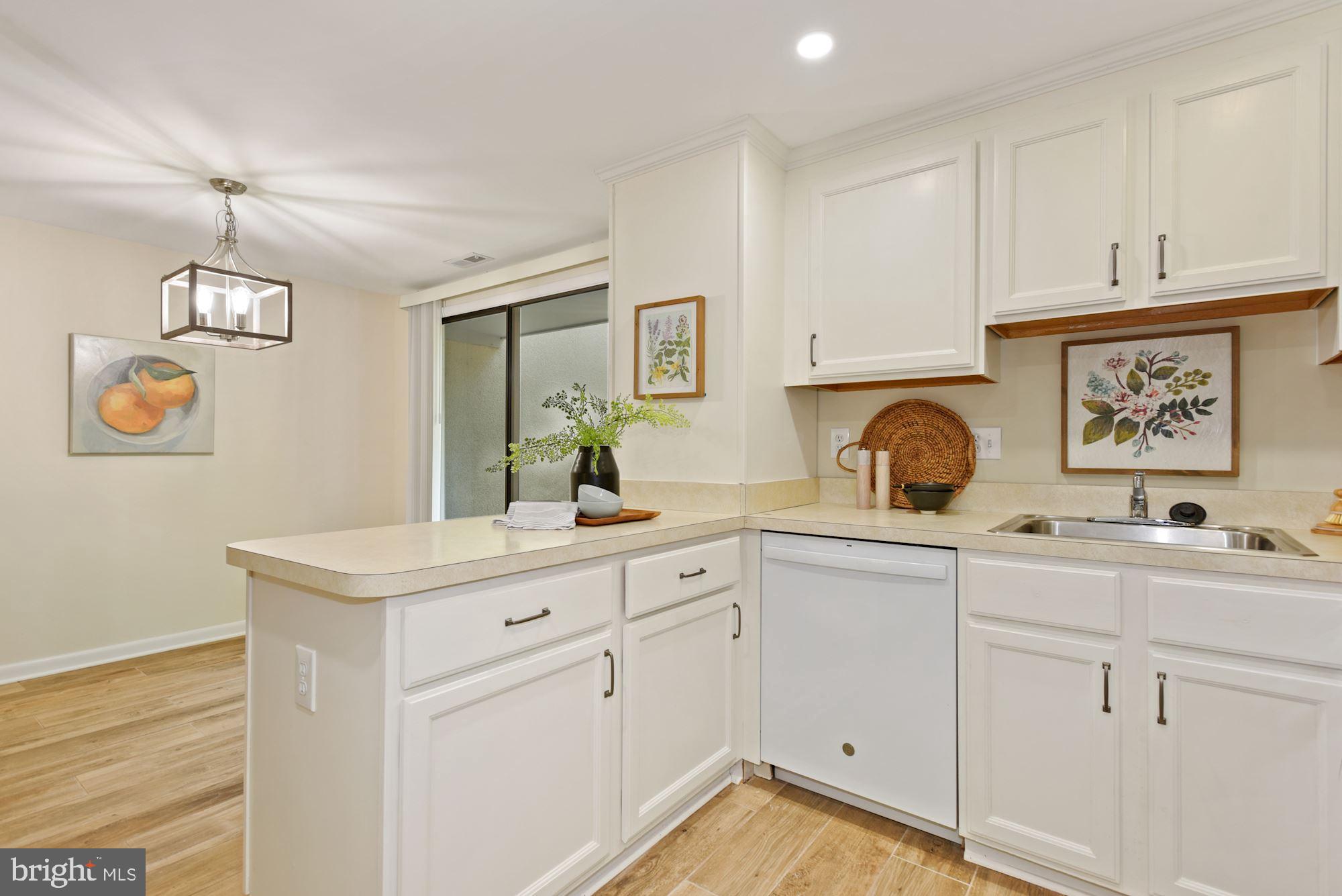 2370 Southgate Square Reston, VA 20191 - Photo 14 of 35
