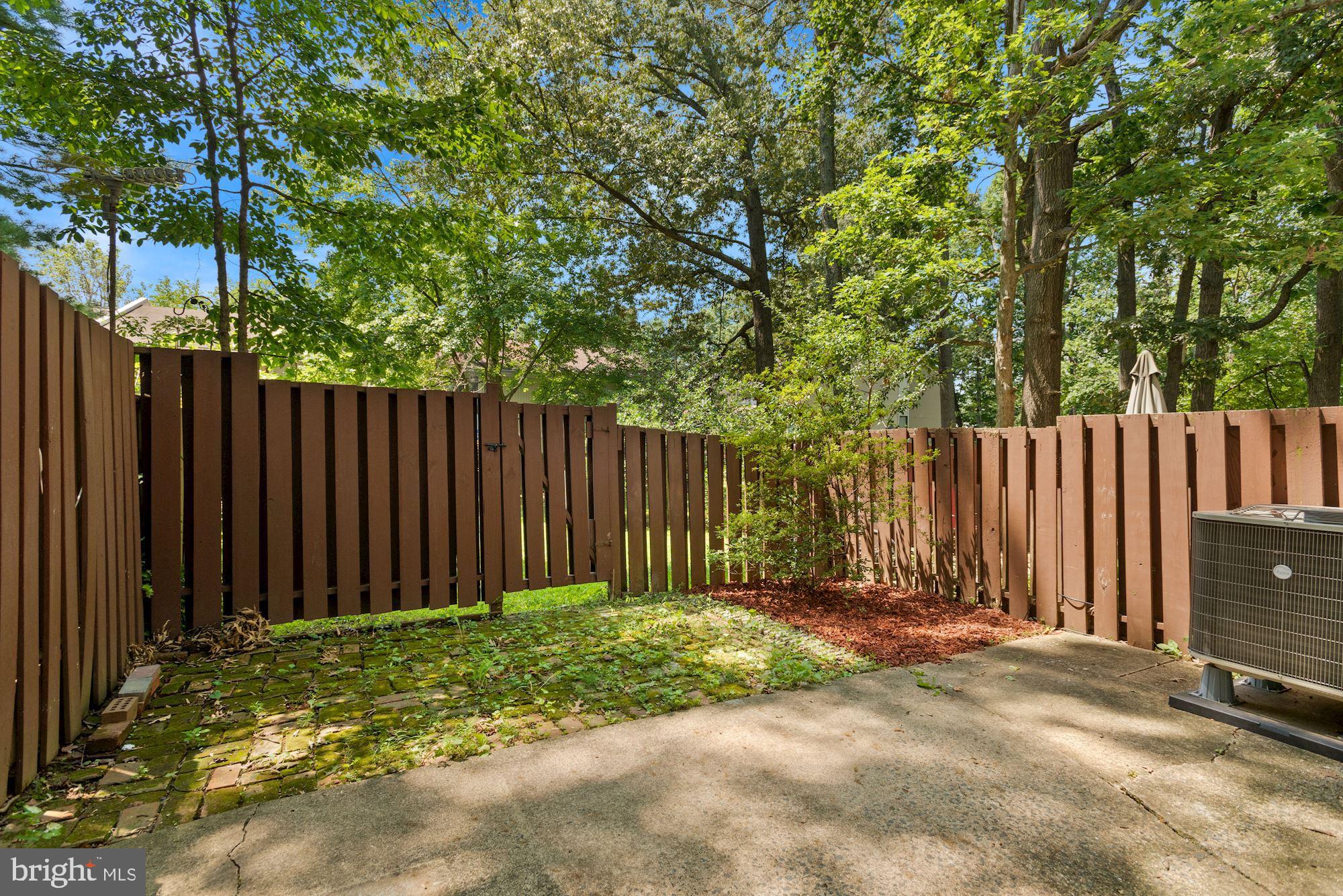 2370 Southgate Square Reston, VA 20191 - Photo 28 of 35 fenced backyard