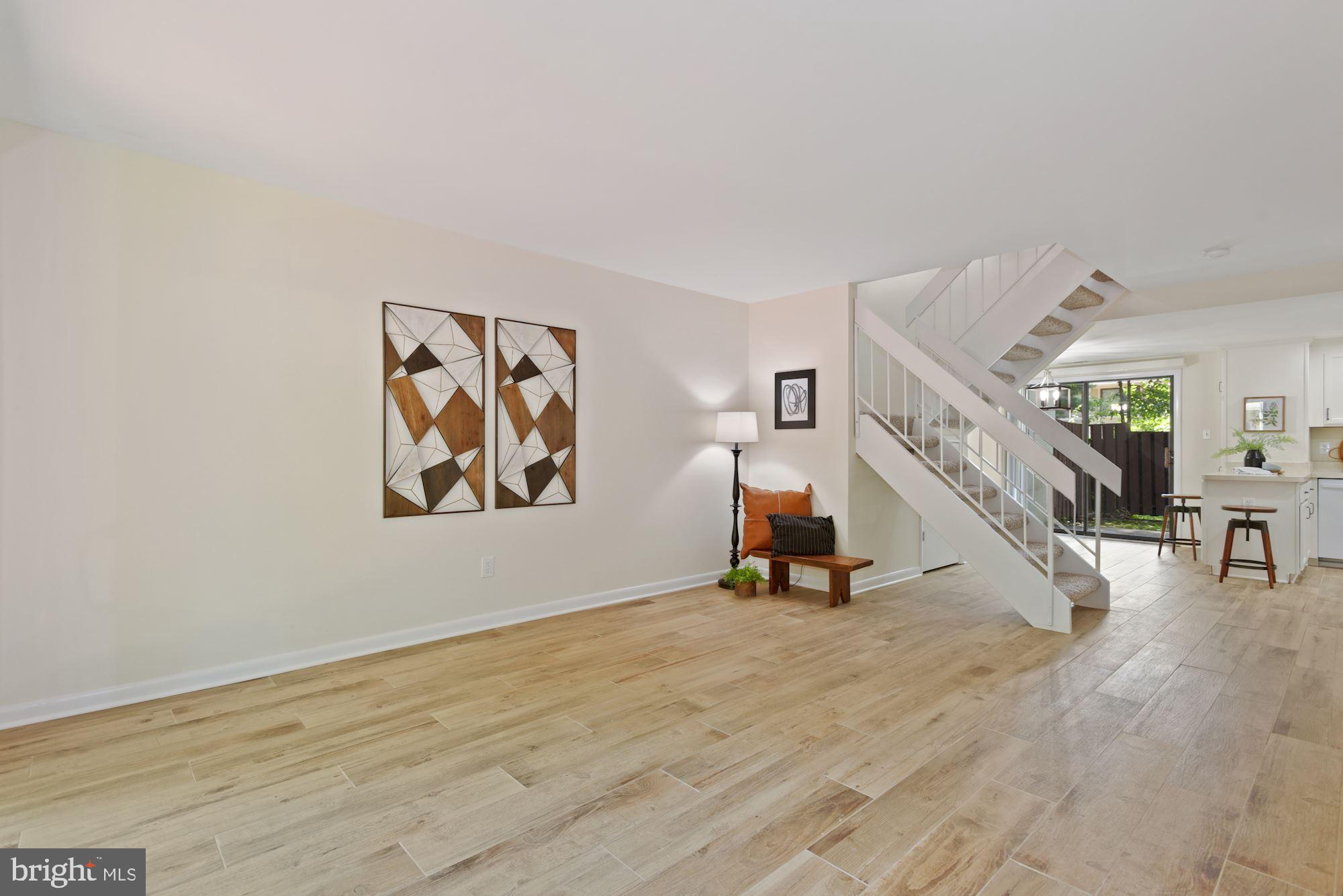 2370 Southgate Square Reston, VA 20191 - Photo 6 of 35 huge open main level