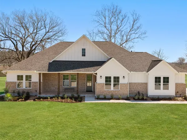 $975,000 | 151 Moonlight Drive, Smithville, TX 78957