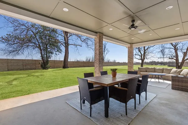 $975,000 | 151 Moonlight Drive, Smithville, TX 78957