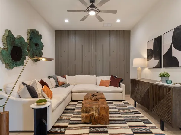 $975,000 | 151 Moonlight Drive, Smithville, TX 78957