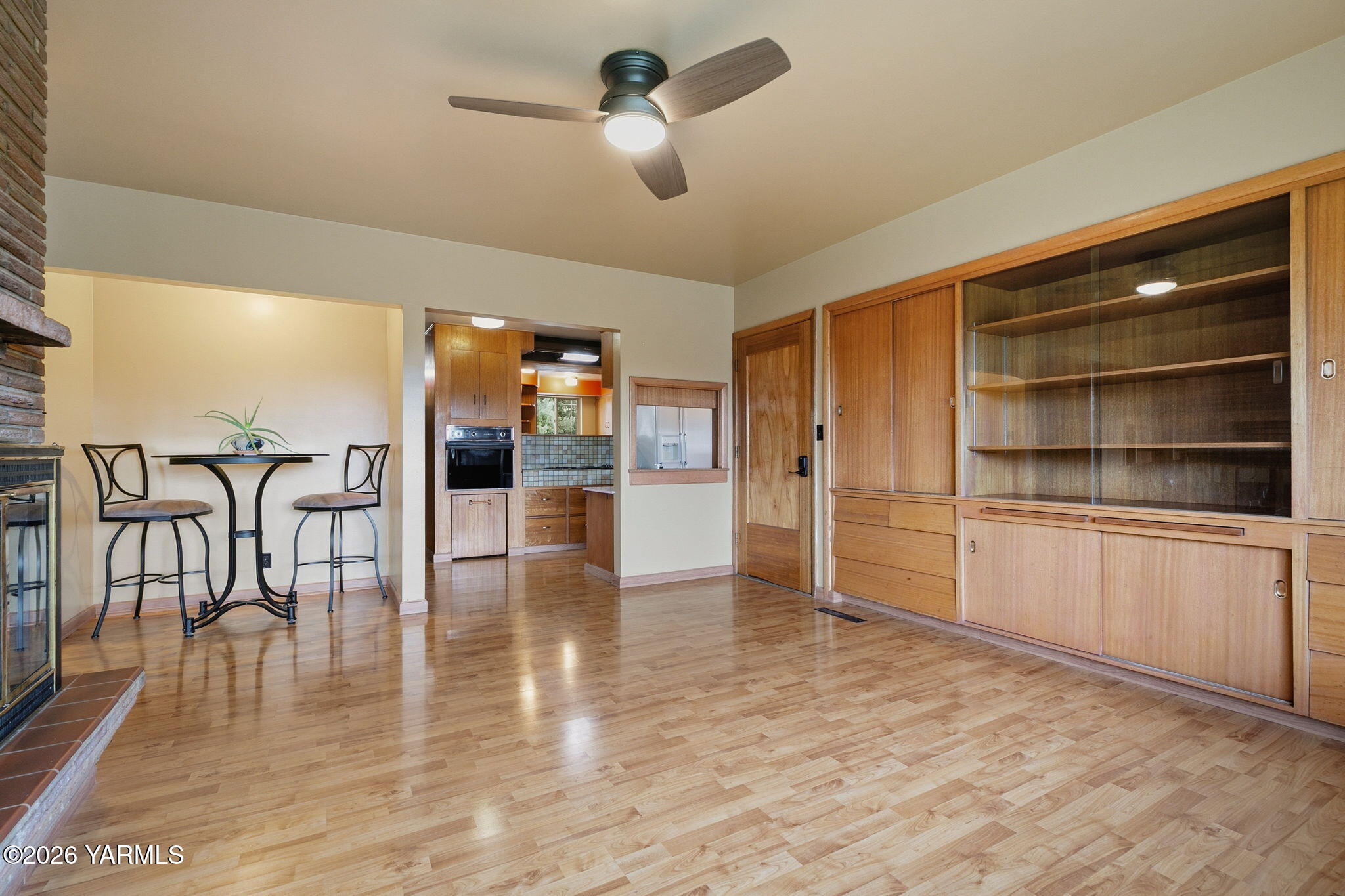 243 Collins Road Selah, WA 98942 - Photo 18 of 46 Dining Room with Custom Built-Ins
