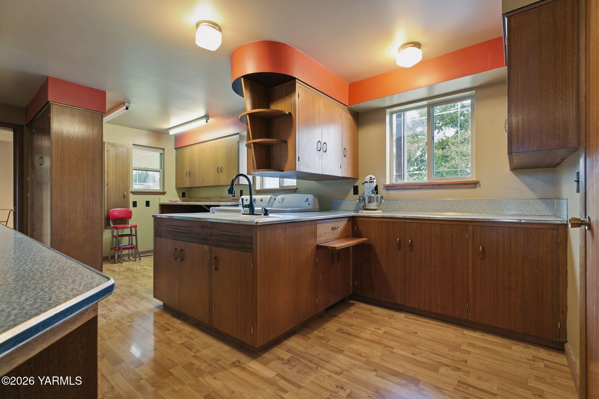 243 Collins Road Selah, WA 98942 - Photo 27 of 46 Extended Kitchen Area