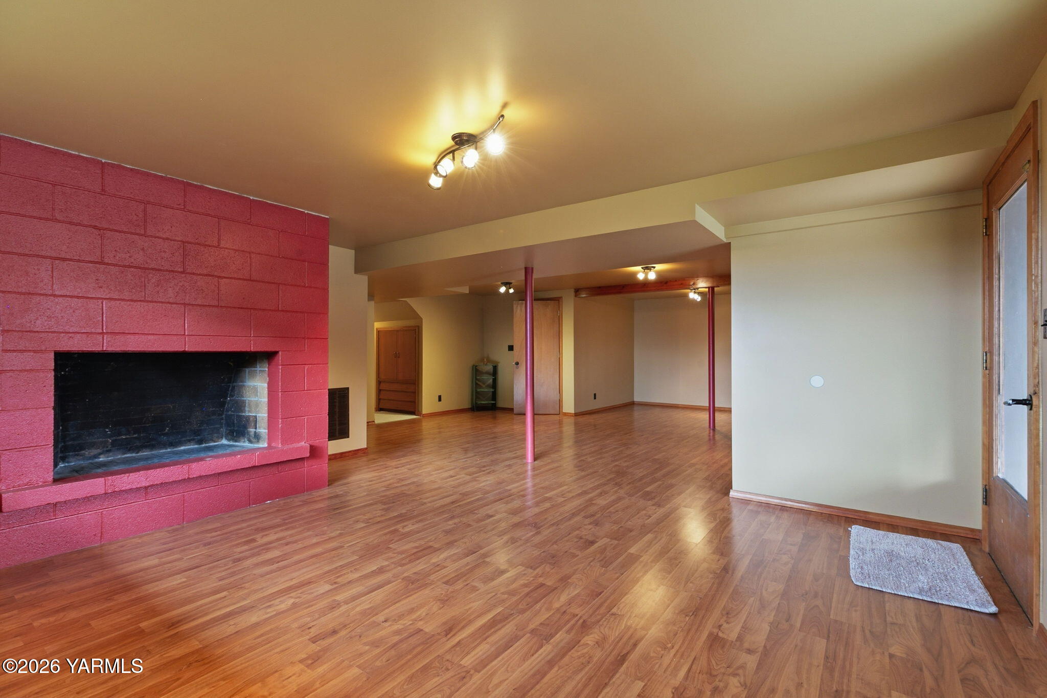 243 Collins Road Selah, WA 98942 - Photo 37 of 46 Basement Living Area