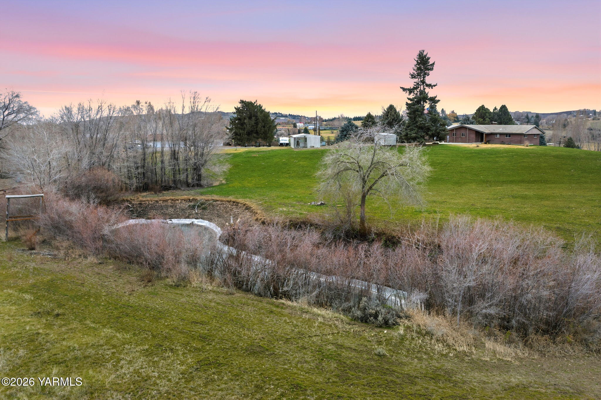 243 Collins Road Selah, WA 98942 - Photo 10 of 46 Pond
