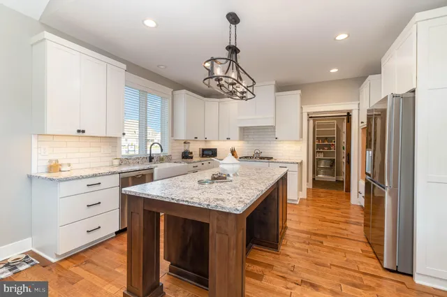 $925,000 | 1011 Stonehill Lane, Carlisle, PA 17015