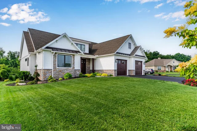 $925,000 | 1011 Stonehill Lane, Carlisle, PA 17015