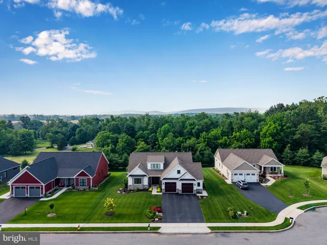 $925,000 | 1011 Stonehill Lane, Carlisle, PA 17015
