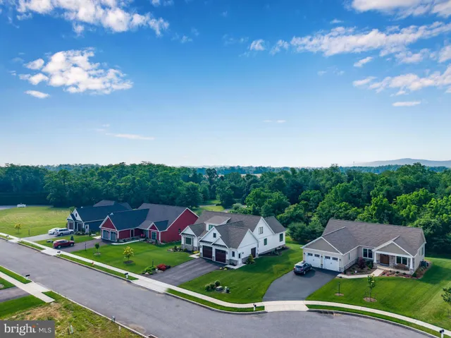 $925,000 | 1011 Stonehill Lane, Carlisle, PA 17015