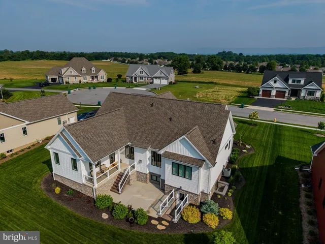 $925,000 | 1011 Stonehill Lane, Carlisle, PA 17015
