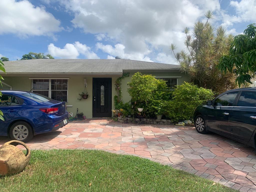 9740 Alaska Circle Boca Raton, FL 33434 - Photo 2 of 8 Photo 2