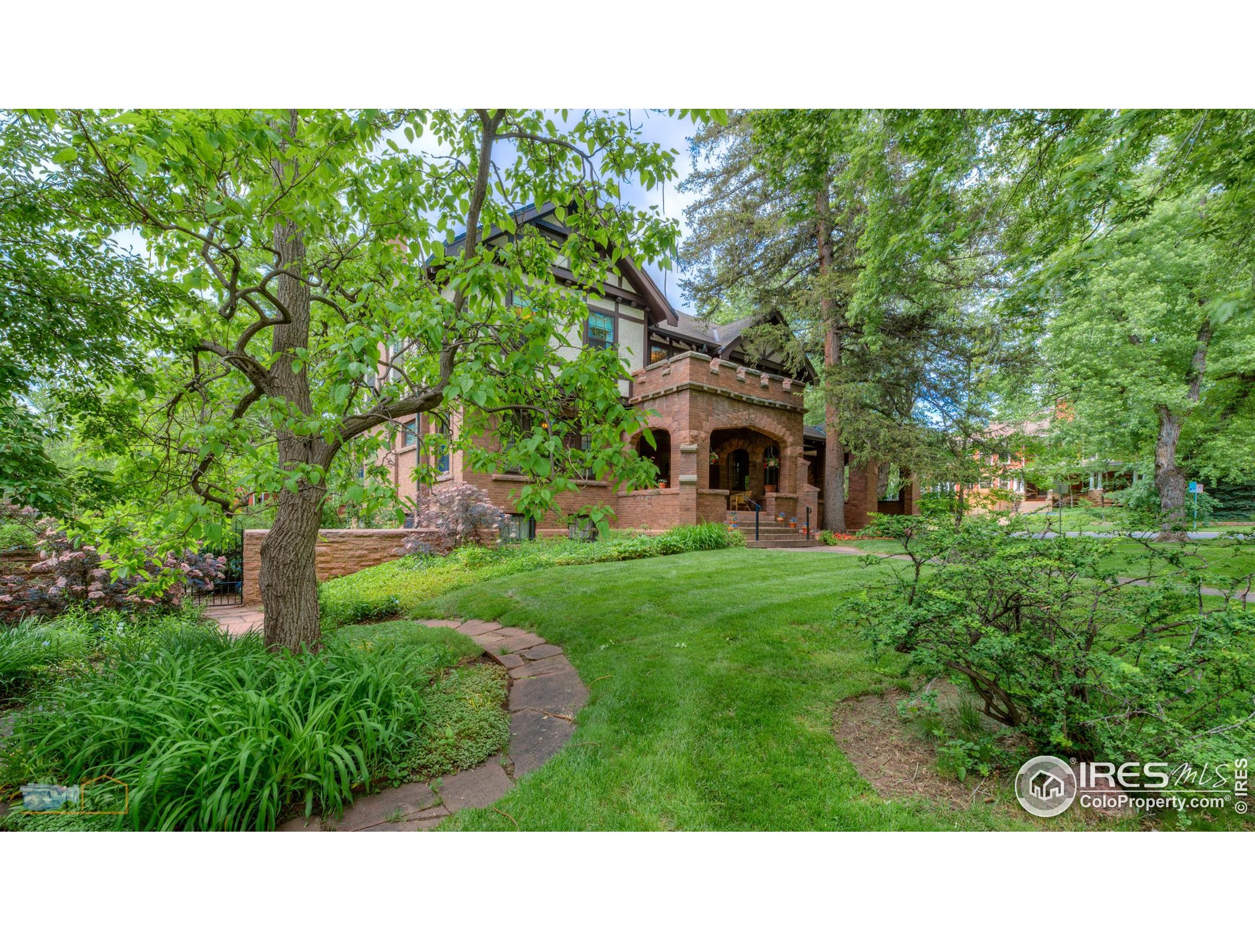 604 Mapleton Avenue Boulder, CO 80302 - Photo 3 of 40