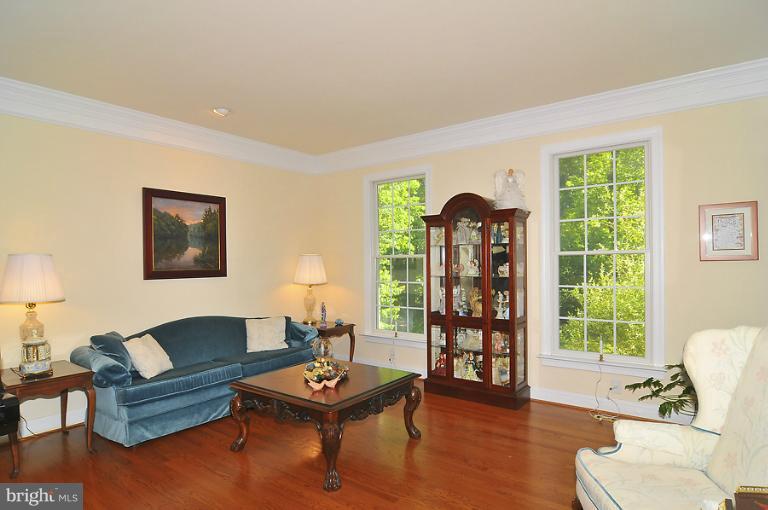 1320 St Michaels Road Mount Airy, MD 21771 - Photo 17 of 23 Living Room