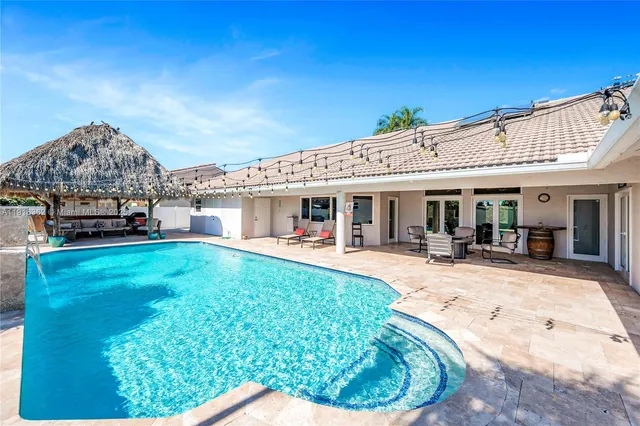 $1,550,000 | 10700 Southwest 139th Road, Miami, FL 33176