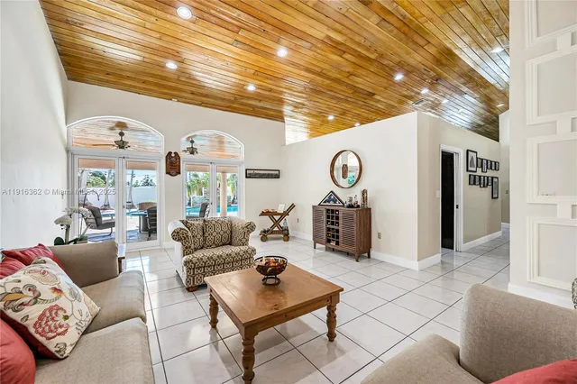 $1,550,000 | 10700 Southwest 139th Road, Miami, FL 33176