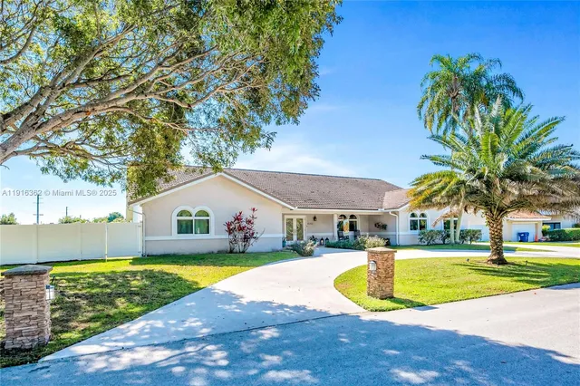 $1,550,000 | 10700 Southwest 139th Road, Miami, FL 33176