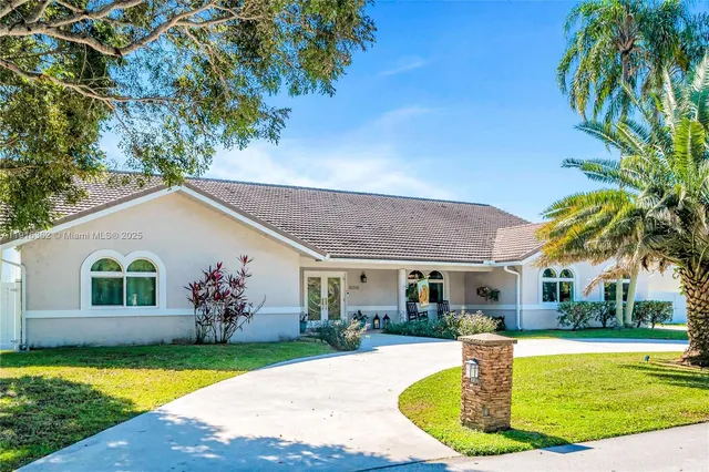 $1,550,000 | 10700 Southwest 139th Road, Miami, FL 33176