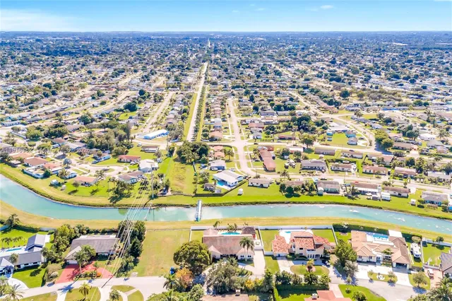 $1,550,000 | 10700 Southwest 139th Road, Miami, FL 33176