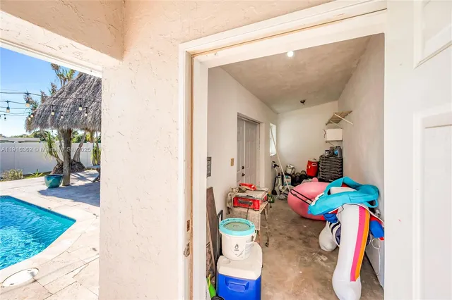 $1,550,000 | 10700 Southwest 139th Road, Miami, FL 33176